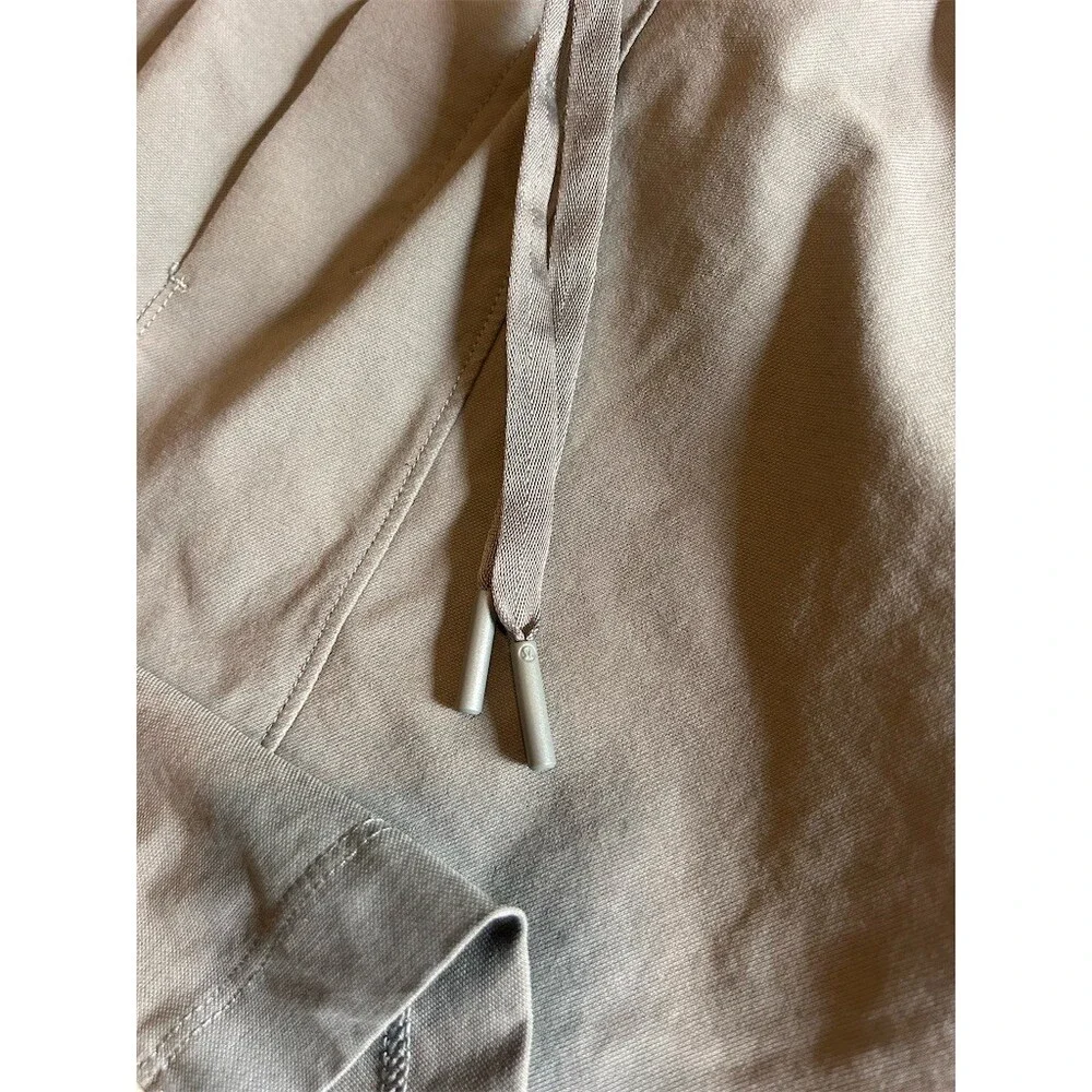 Lululemon Bowline Shorts Men's Size L Nomad Tan Elastic Waist Drawstring